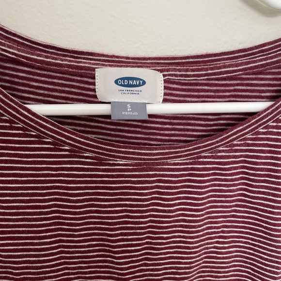 Old navy top - Picture 2 of 3